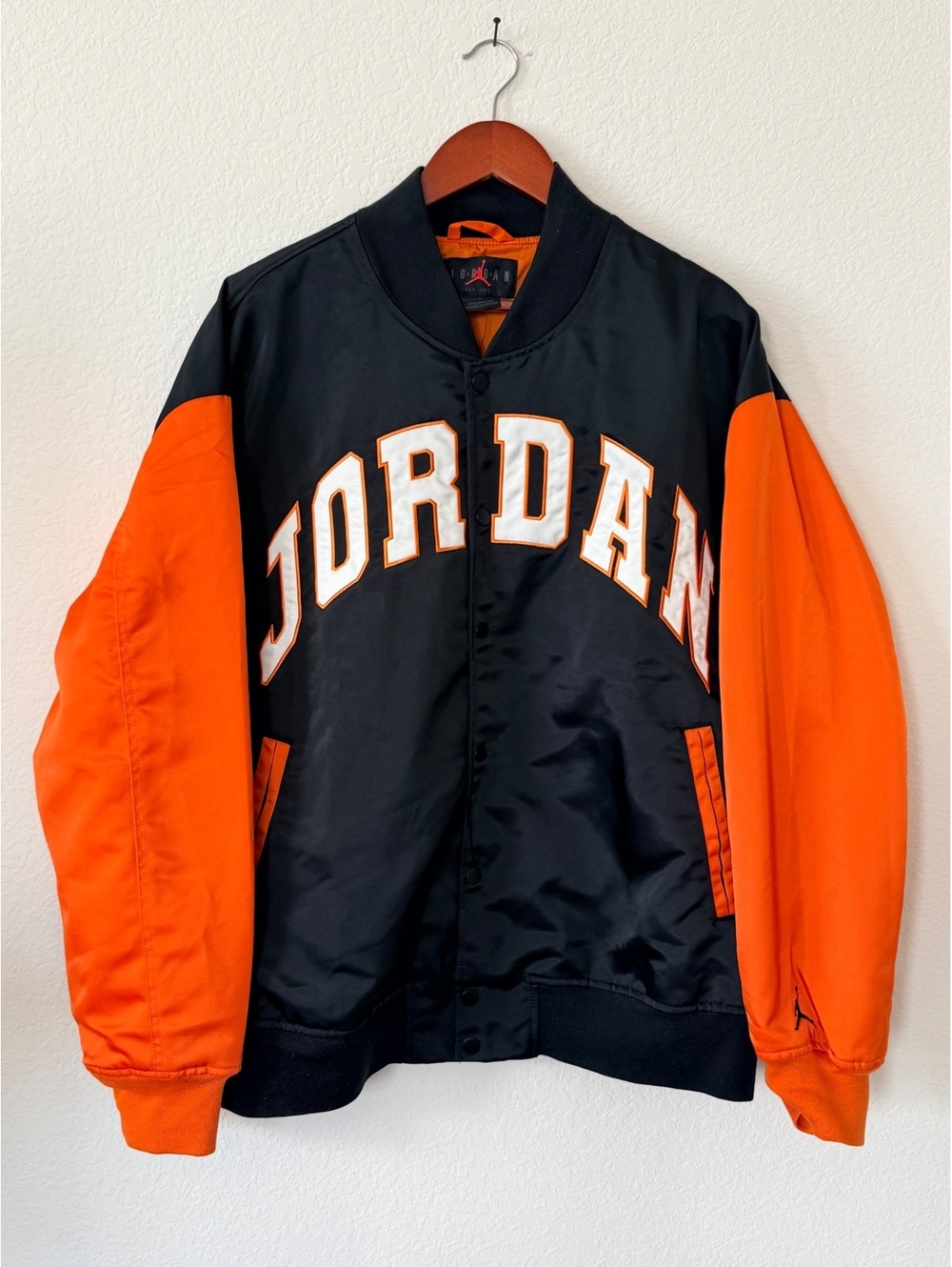 Jordan Men’s Varsity Bomber Jacket Large Black Orange HV0099-011 New with Tags